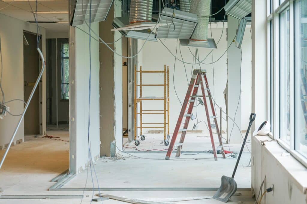 Construction remodeling contractors in Alamo Ranch TX working on home renovation